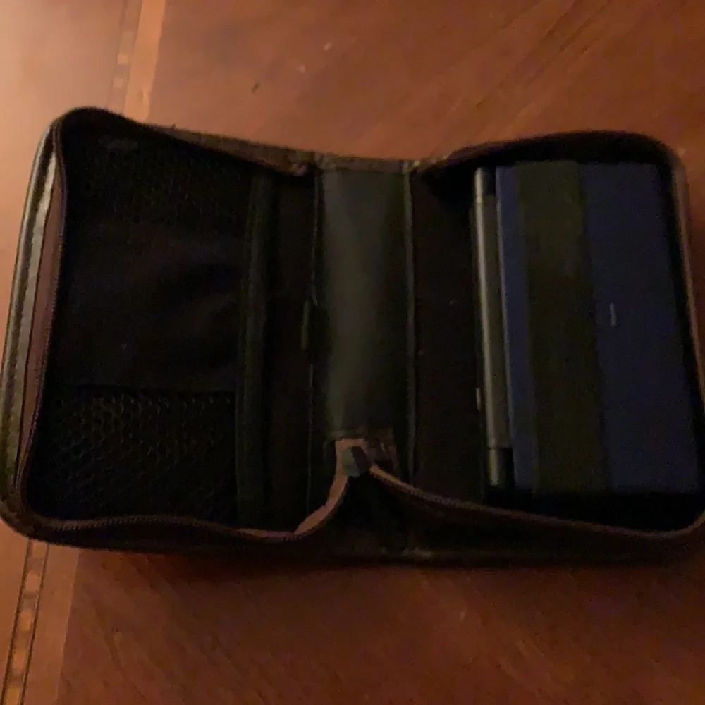 DS with 4 Games, Game Case, DS Case and Charger - Picture 3 of 5